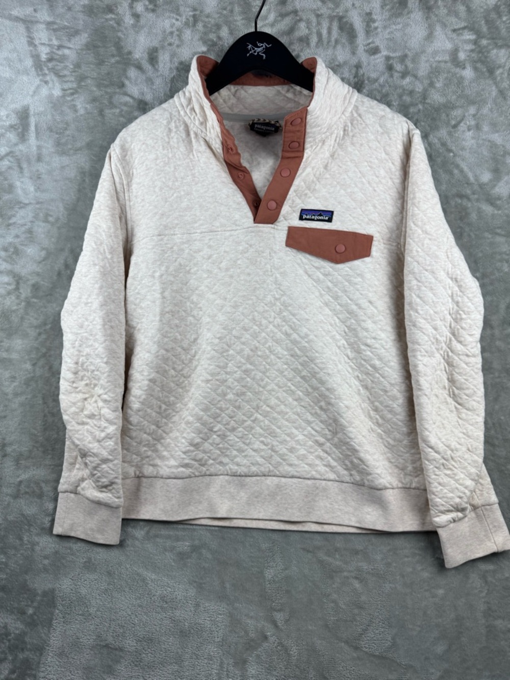 Patagonia Women's Cream Quilted Snap-Placket Pullover with Tan Accents